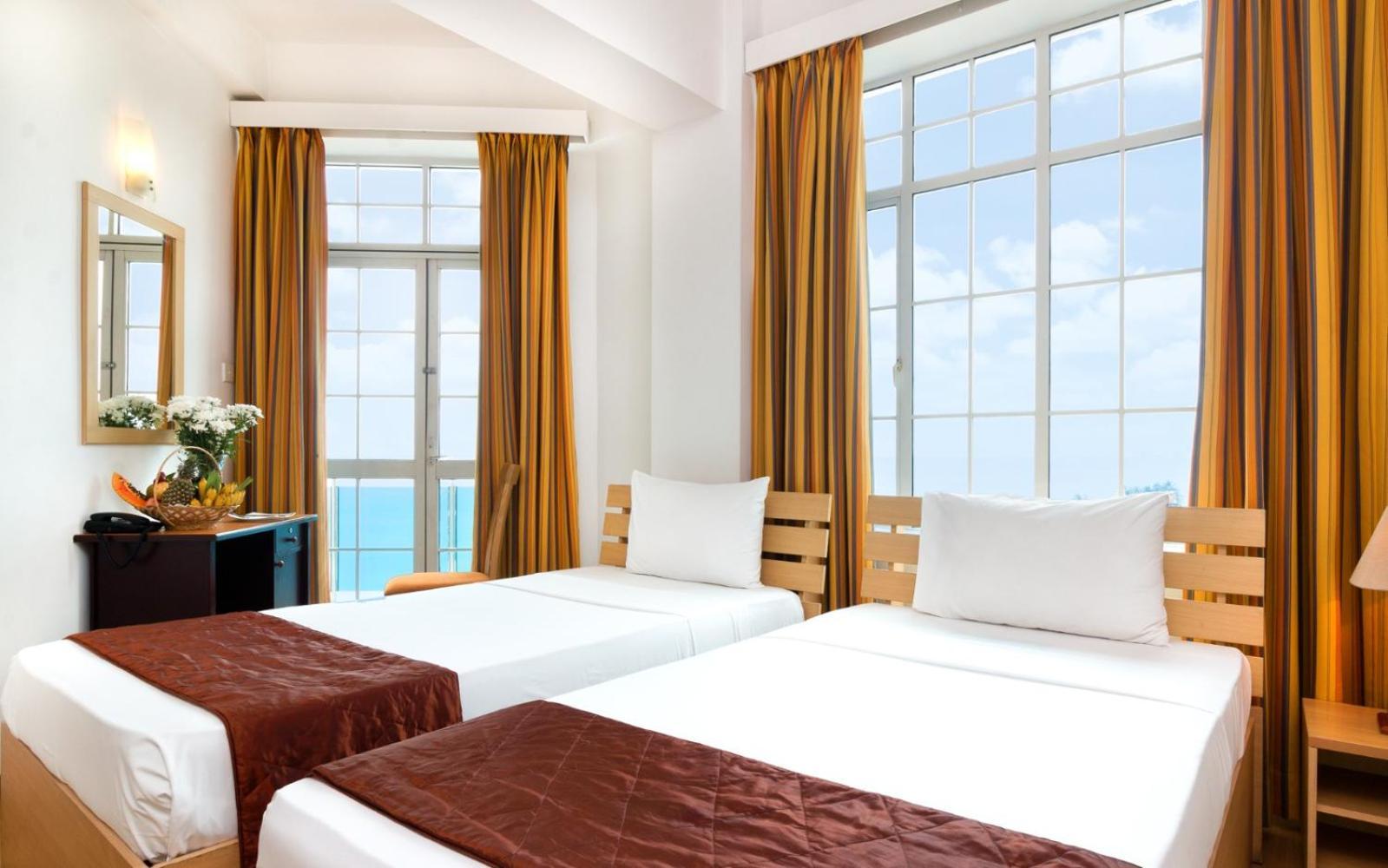 Hotel Global Towers Hotel&apartamentos 4*